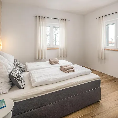 Gorgeous In Rojci With Kitchen Holiday home