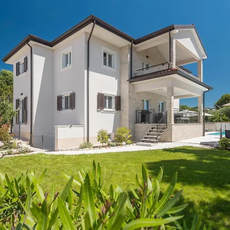 Gorgeous In Rojci With Kitchen * Rajki