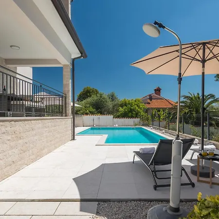 Gorgeous In Rojci With Kitchen * Rajki