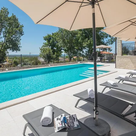 Gorgeous In Rojci With Kitchen