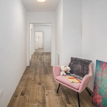 펜션 Gorgeous In Rojci With Kitchen