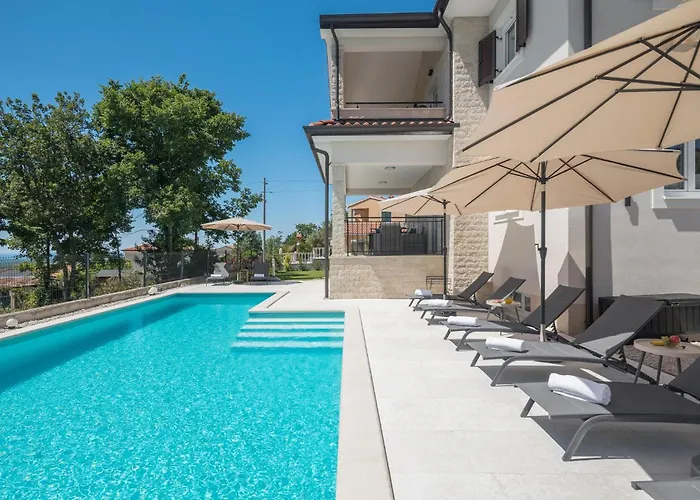 Gorgeous In Rojci With Kitchen 펜션 *