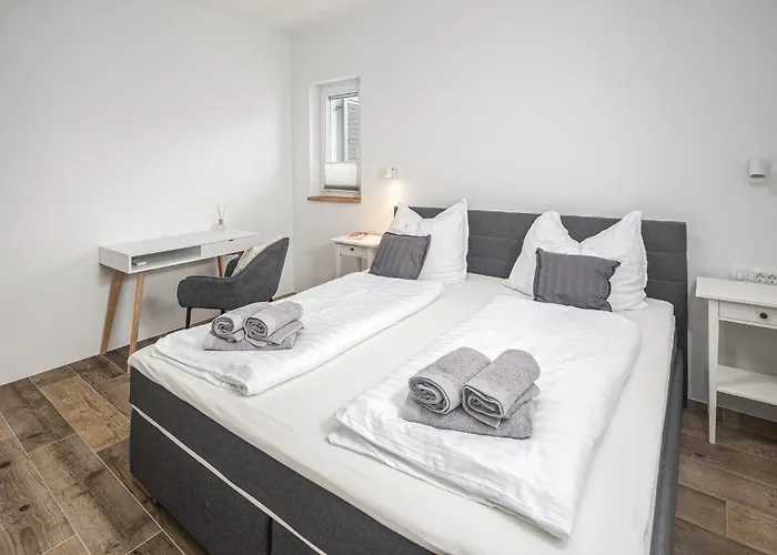 Gorgeous In Rojci With Kitchen 펜션