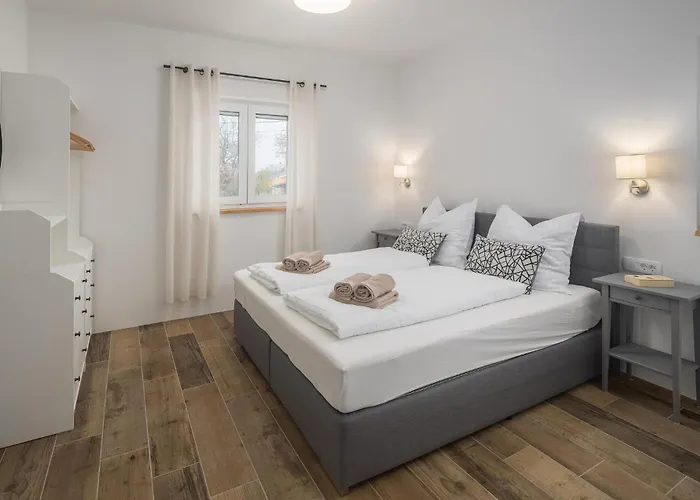 펜션 Gorgeous In Rojci With Kitchen