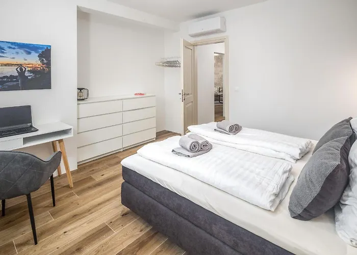 펜션 Gorgeous In Rojci With Kitchen *