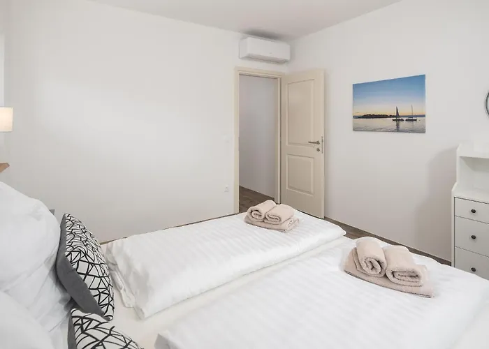 펜션 Gorgeous In Rojci With Kitchen