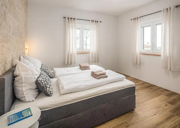 Gorgeous In Rojci With Kitchen 펜션